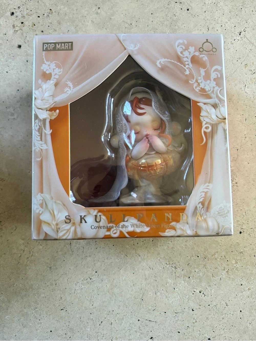 POP MART SKULLPANDA Covenant of the White Moon Figure